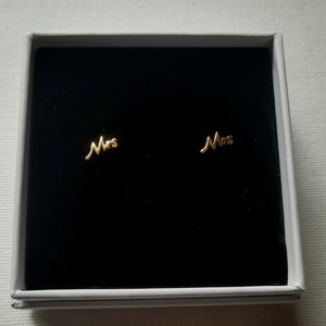 The Ring Box "Mrs" Gold-Plated Misses Earrings